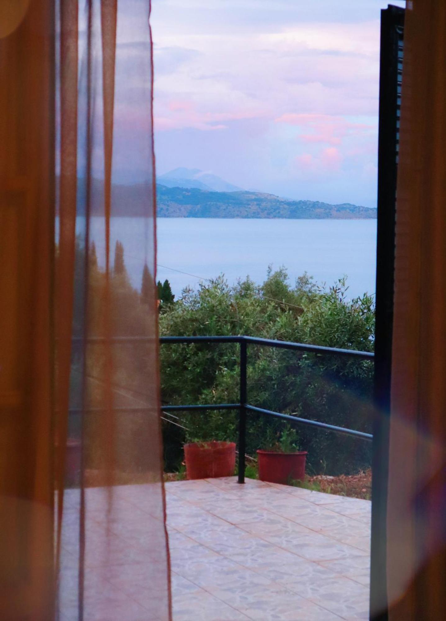 Kaminaki Seaview Apartments Katavolos Экстерьер фото